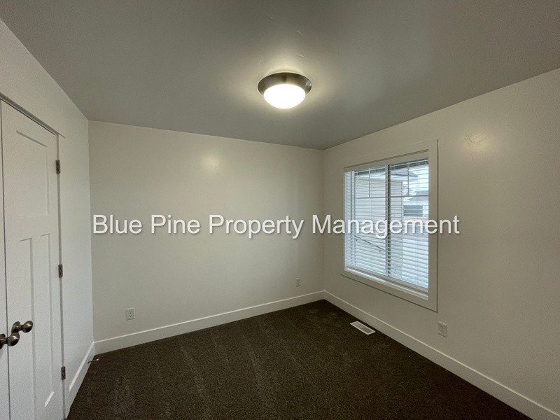 6047 S Cedarwood Ln - Photo 6 of 20
