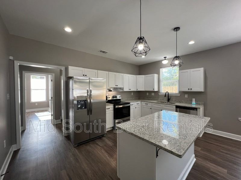 1841 Waverly Ave - Photo 3 of 8