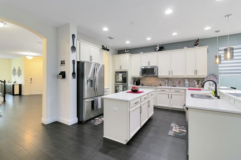 3121 Twin Shore Ln - Photo 7 of 33