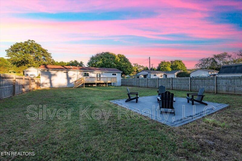 222 Starrett St - Photo 5 of 21