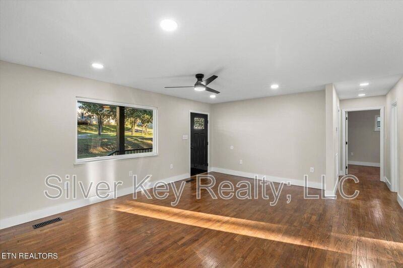 222 Starrett St - Photo 7 of 21