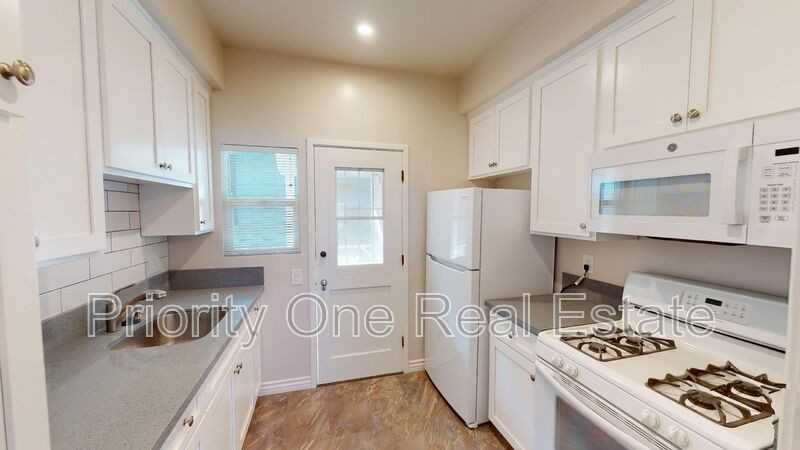 3528 6th Ave - Photo 3 of 14