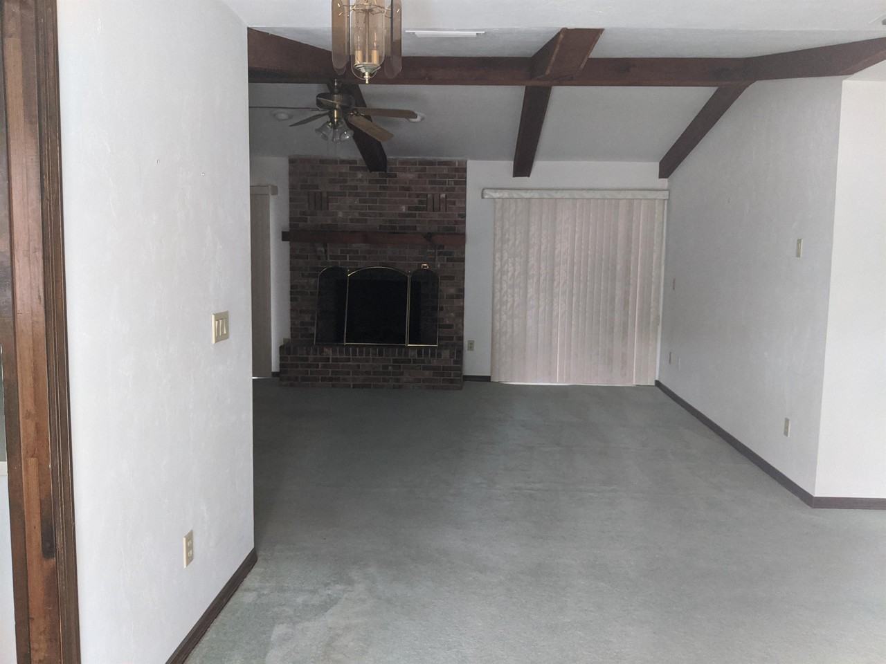 310 E Dakota Ct - Photo 3 of 13