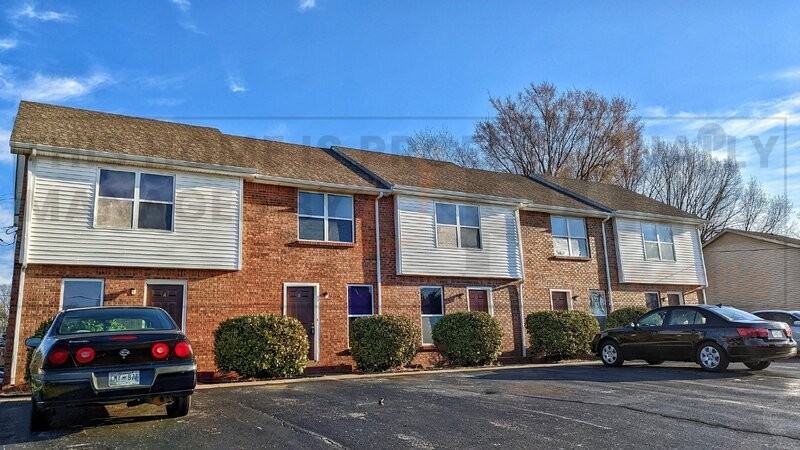 1531 E Knollwood Cir #B - Photo 4 of 17