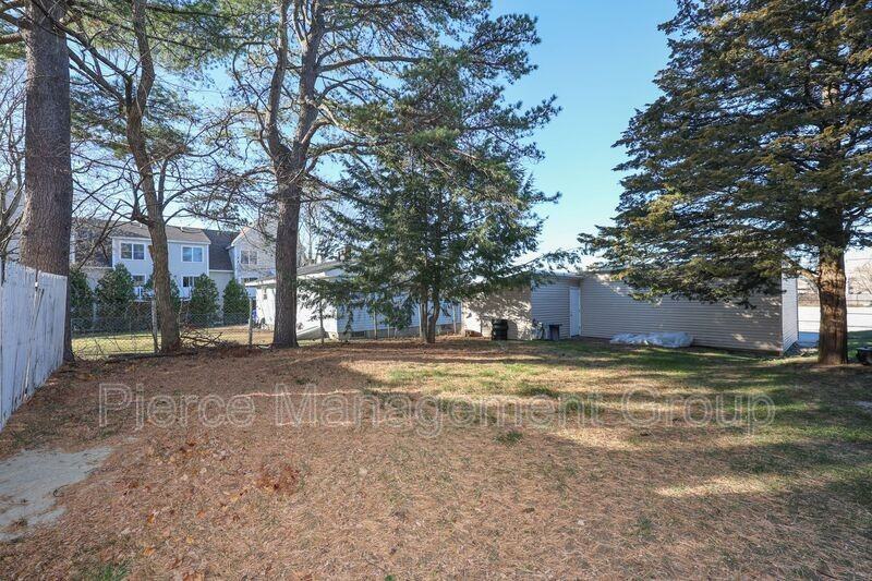 213 Silver St #1 - Photo 3 of 24