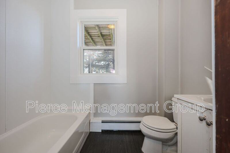 213 Silver St #1 - Photo 6 of 24