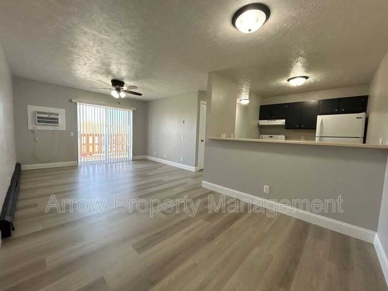 940 S 27th St #12 - Photo 2 of 10