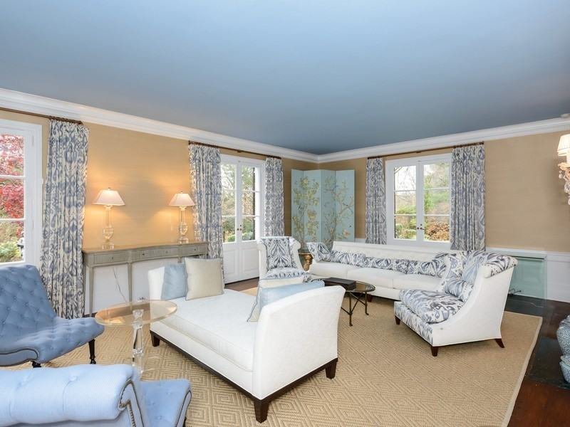 869 Cedar Swamp Rd - Photo 2 of 20