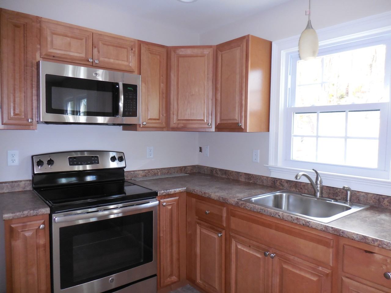 38 Topstone Dr - Photo 2 of 14