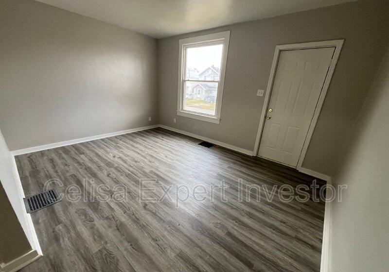 1715 Saint Marys Ave - Photo 2 of 8