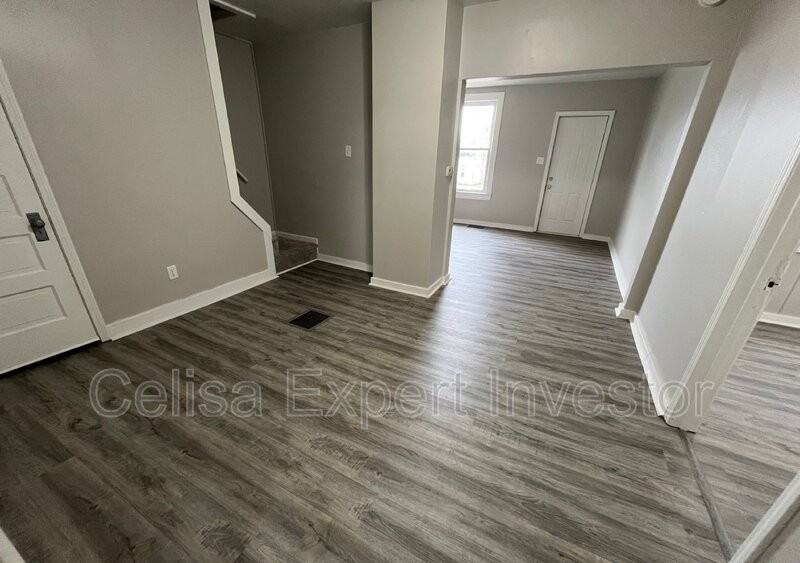 1715 Saint Marys Ave - Photo 3 of 8