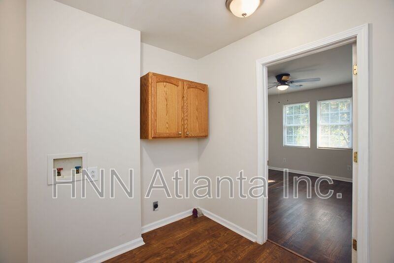 150 Hedges St Se - Photo 5 of 12