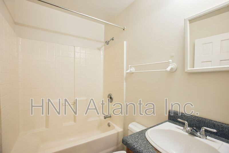 150 Hedges St Se - Photo 6 of 12