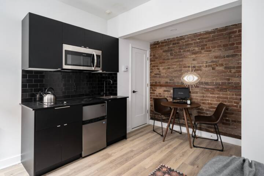 2020 Rue Saint-Denis ##408 - Photo 3 of 6