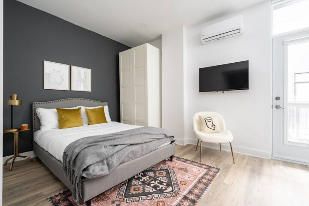 2020 Rue Saint-Denis ##408 - Photo 2 of 6