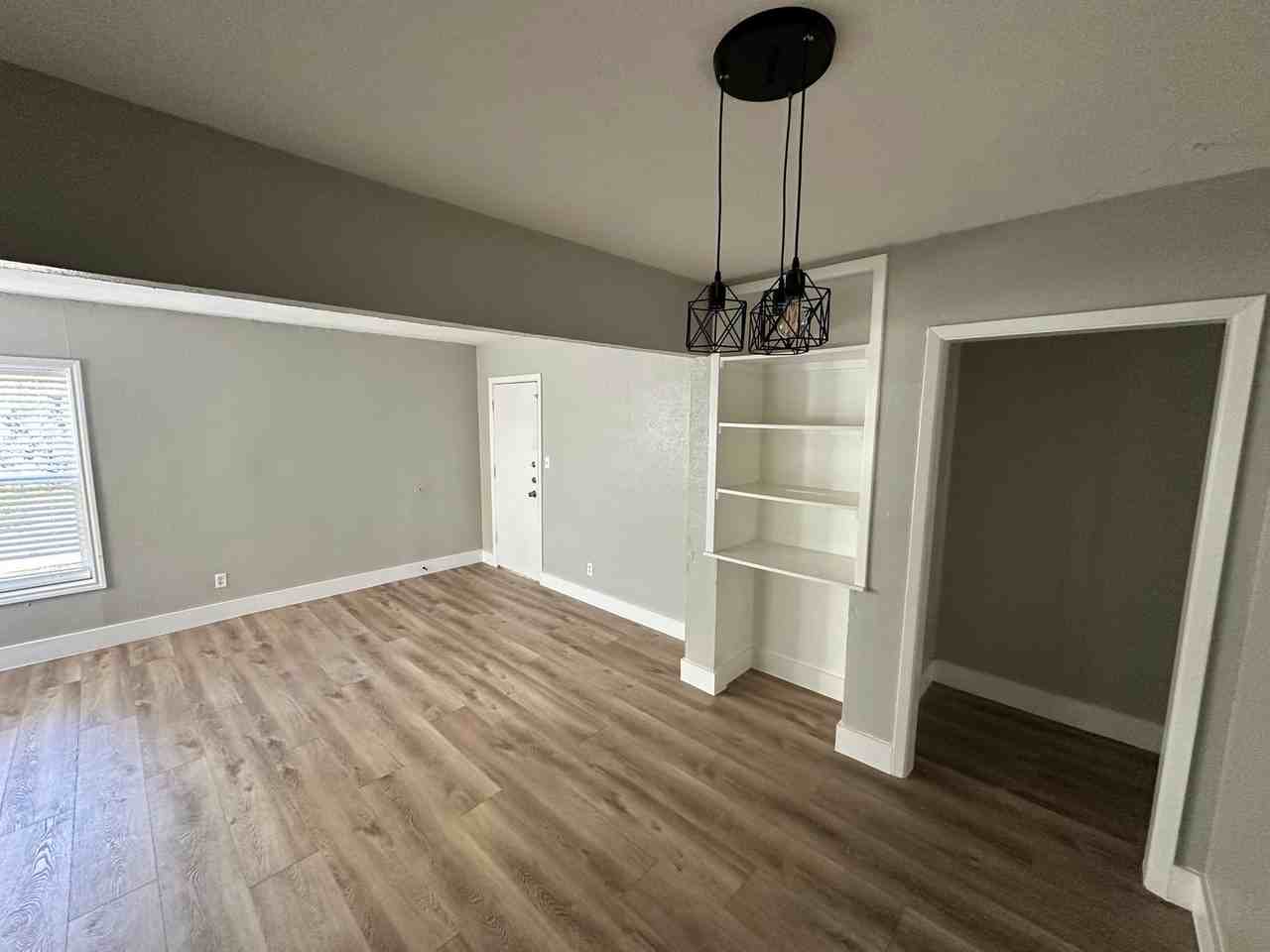 211SE13th St - Photo 6 of 10