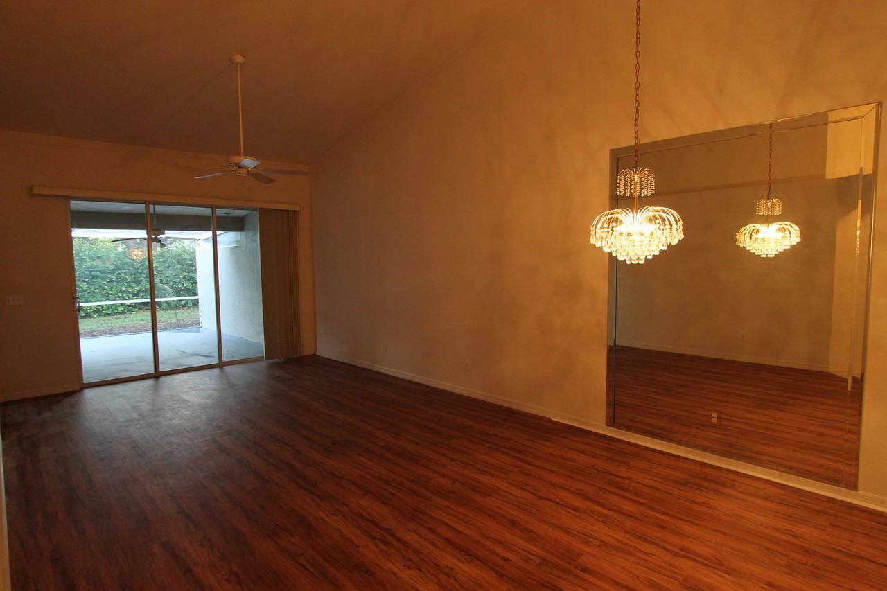 1868 W Crown Pointe Blvd - Photo 7 of 12