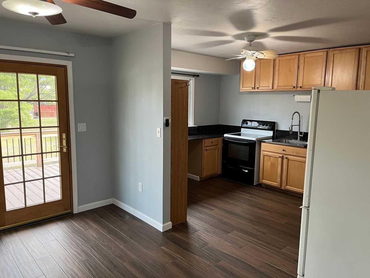 3435 Edenbridge Rd - Photo 4 of 47