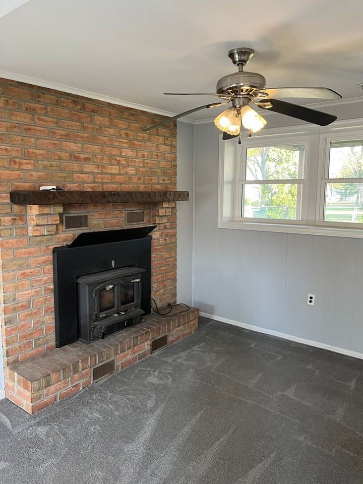 3435 Edenbridge Rd - Photo 6 of 47