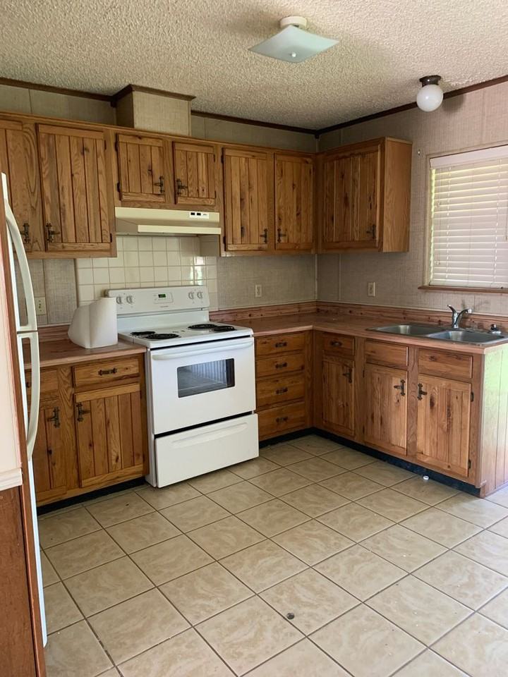 1016 Mockingbird Ln - Photo 4 of 16