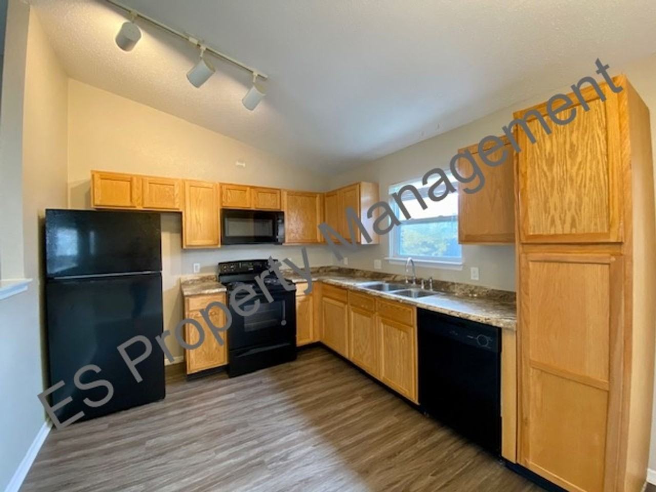 3226 Capsella Ln - Photo 7 of 26