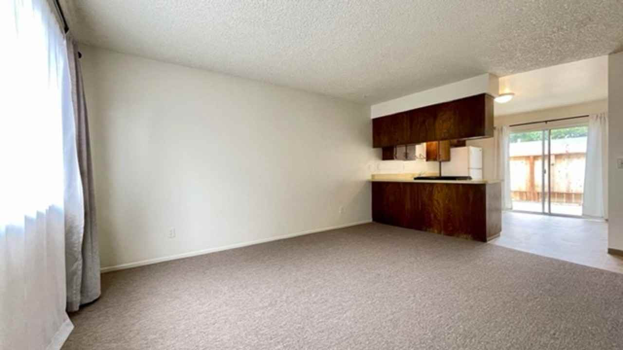 992 Fair Oaks Ave - Photo 2 of 16