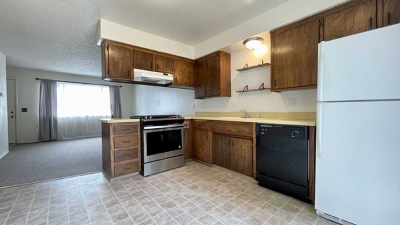 992 Fair Oaks Ave - Photo 4 of 16