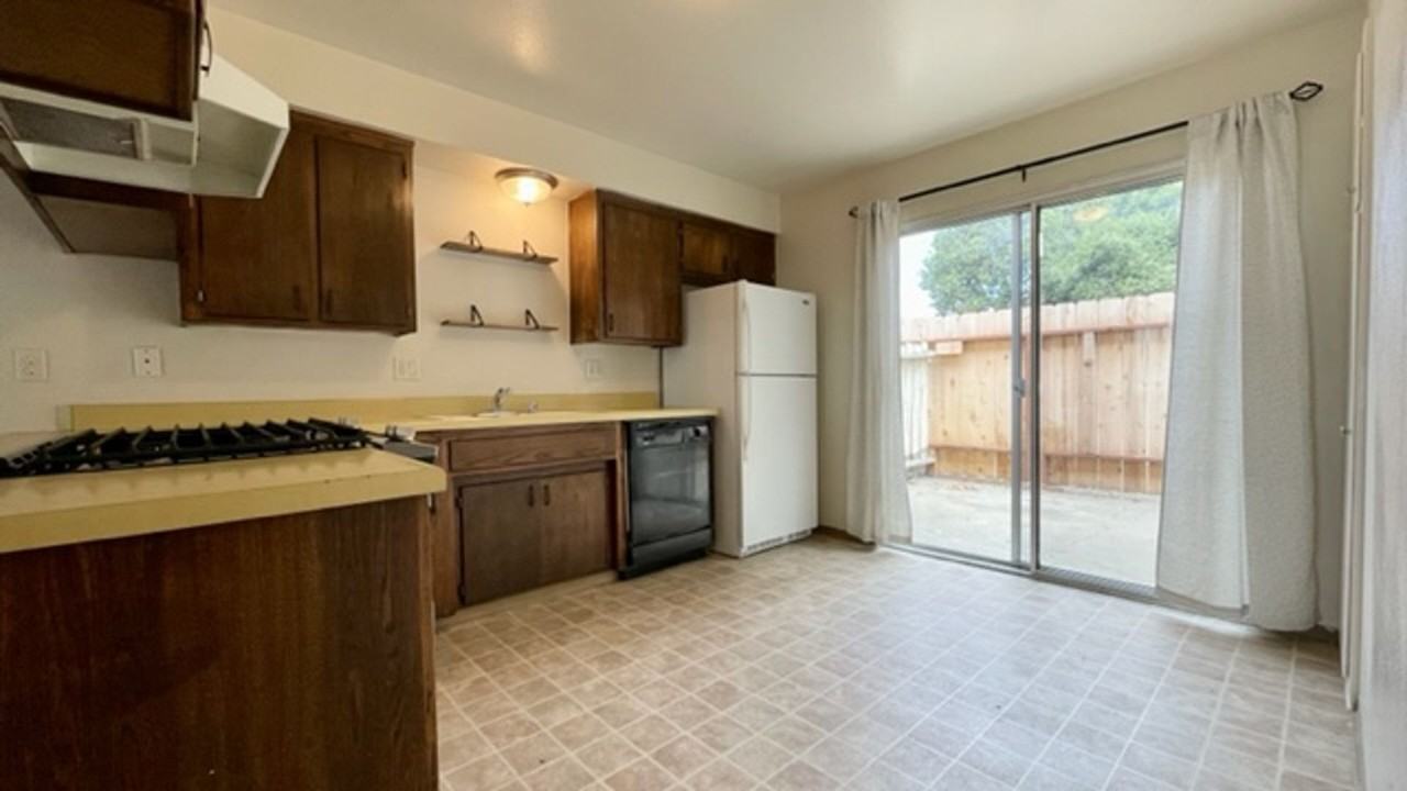 992 Fair Oaks Ave - Photo 5 of 16