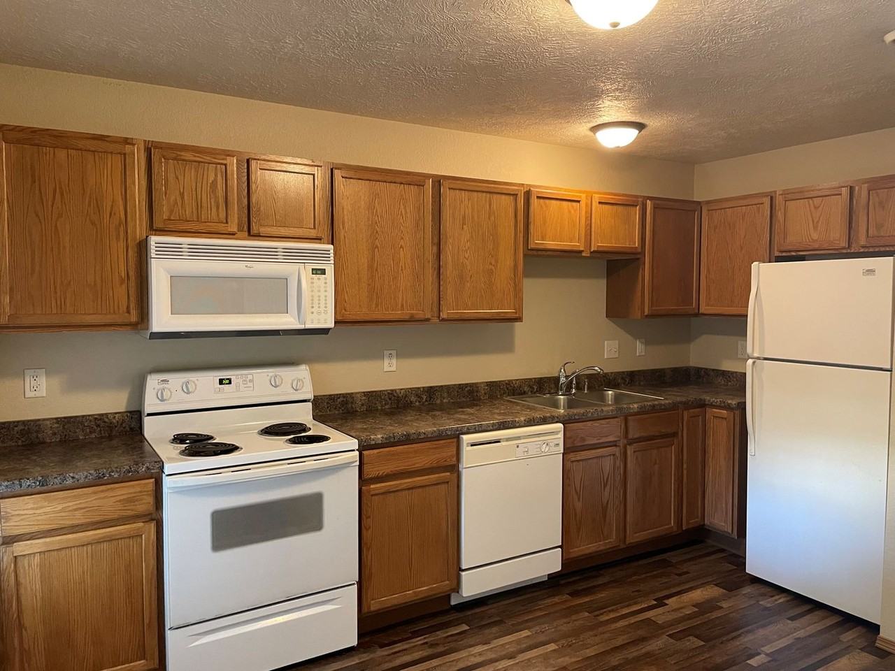 140 S. Shebal Avenue - Photo 3 of 8