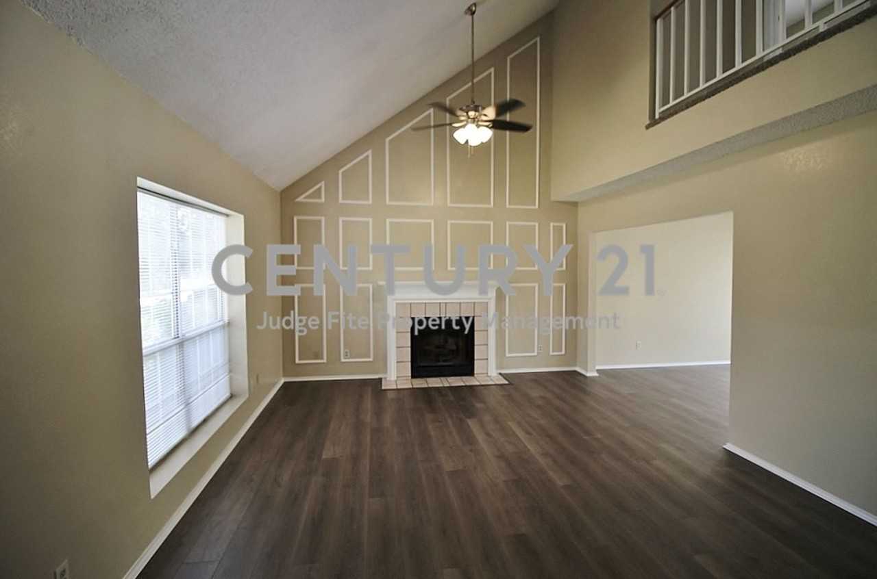 311 Pemberton Pl - Photo 2 of 11