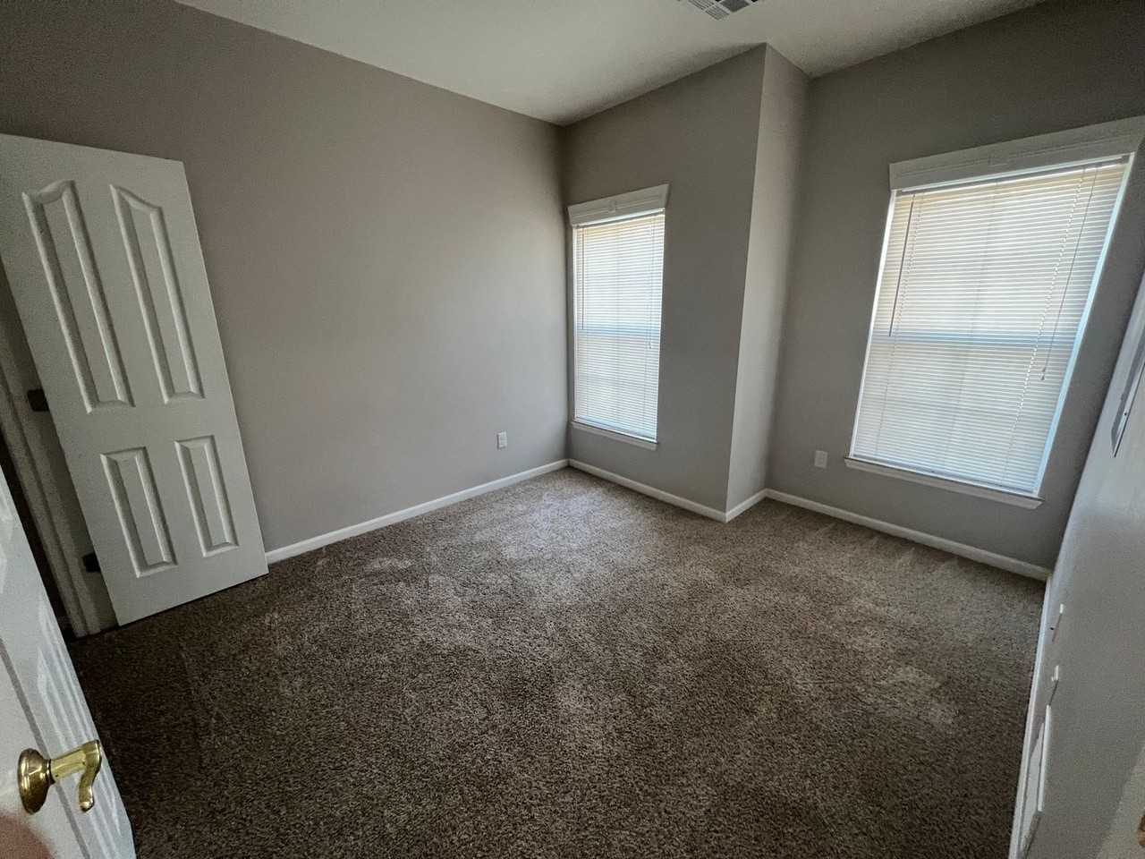 1119 Ratone St #2 - Photo 5 of 8