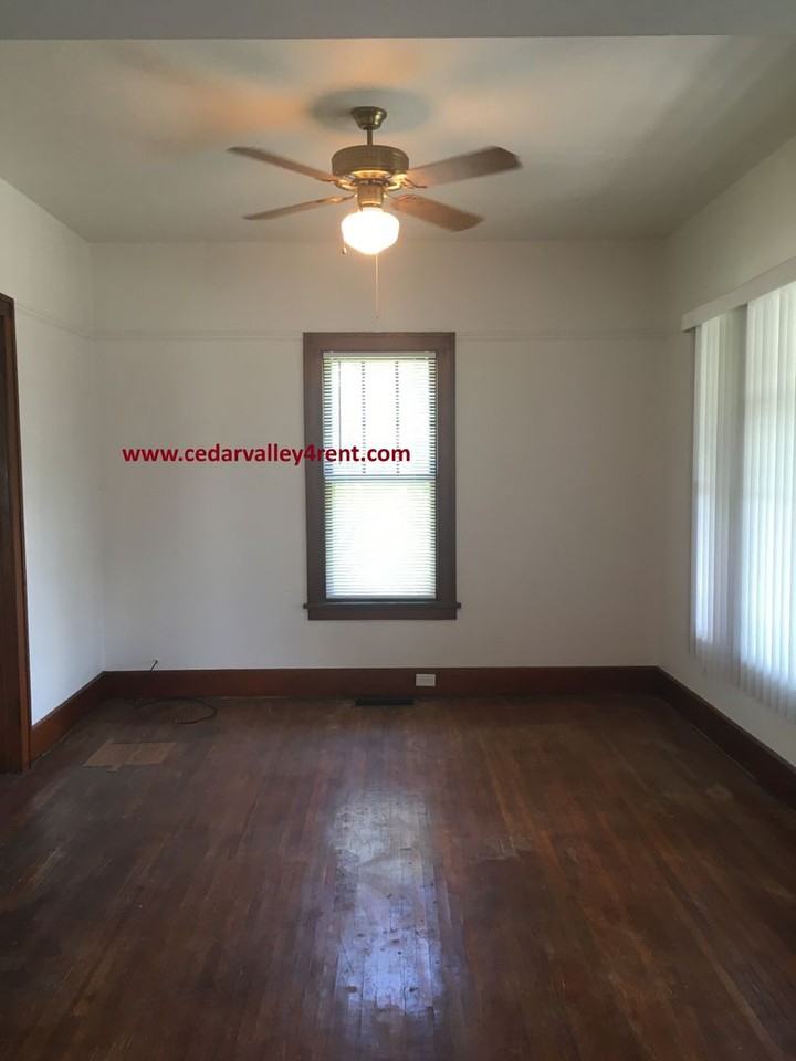 911 Leavitt Street - Photo 2 of 13