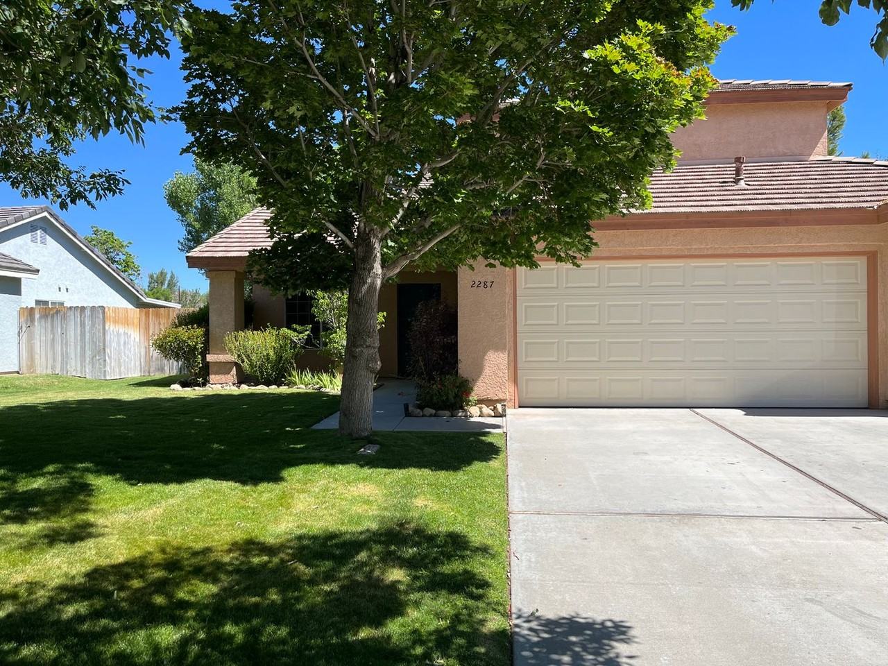 2287 Shoshone Dr - Photo 2 of 48