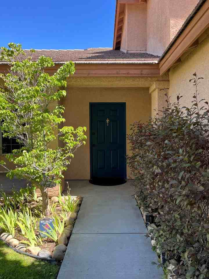 2287 Shoshone Dr - Photo 3 of 48