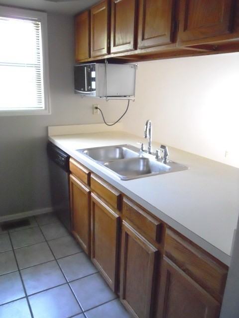 1265 Elder Ave - Photo 3 of 20