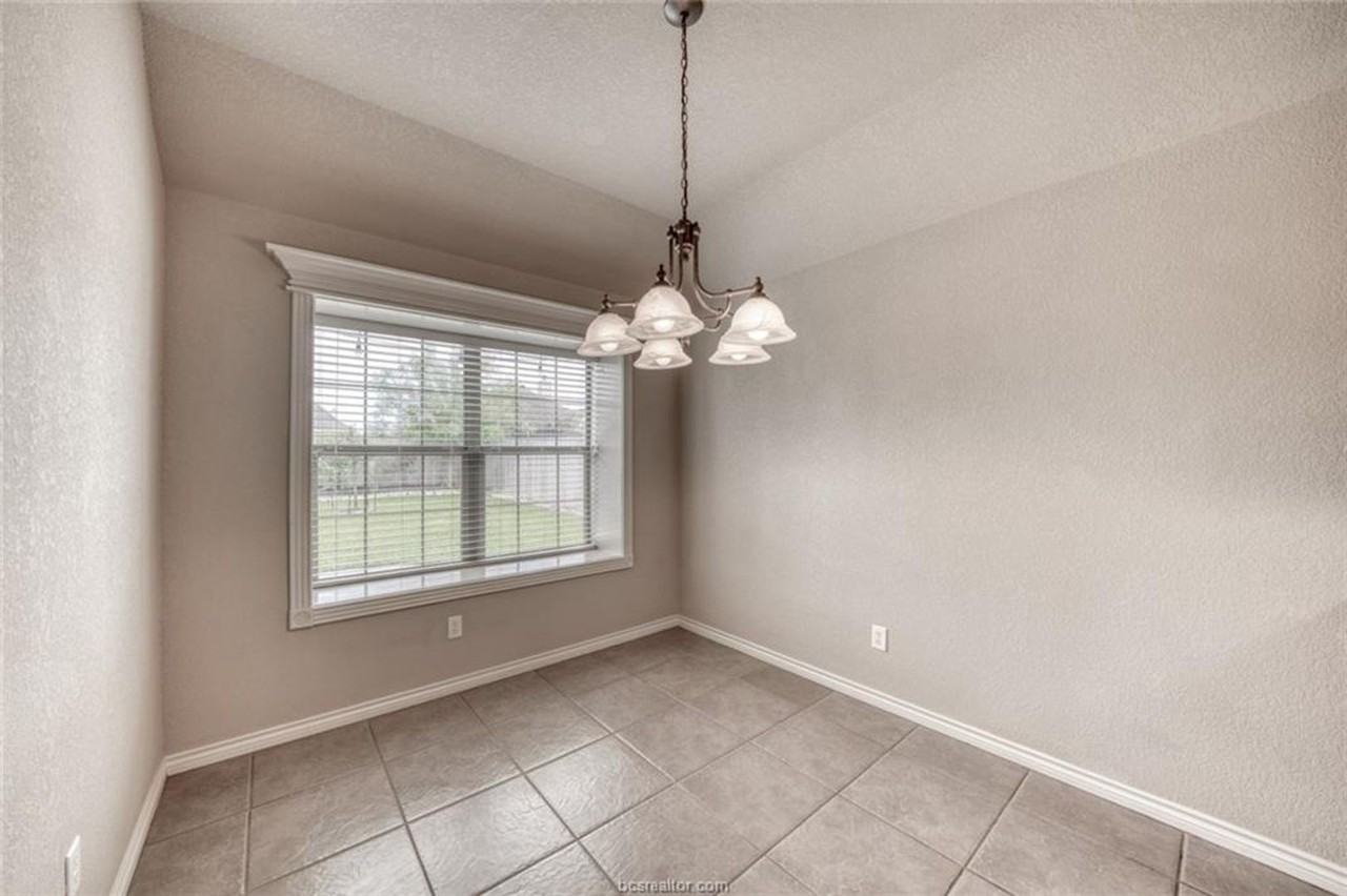 109 Walcourt Loop - Photo 5 of 17