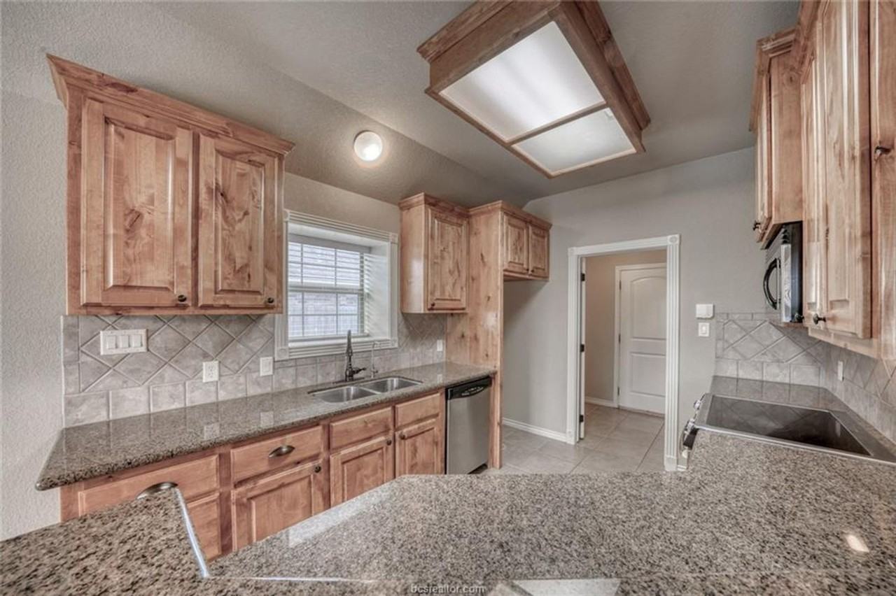 109 Walcourt Loop - Photo 7 of 17