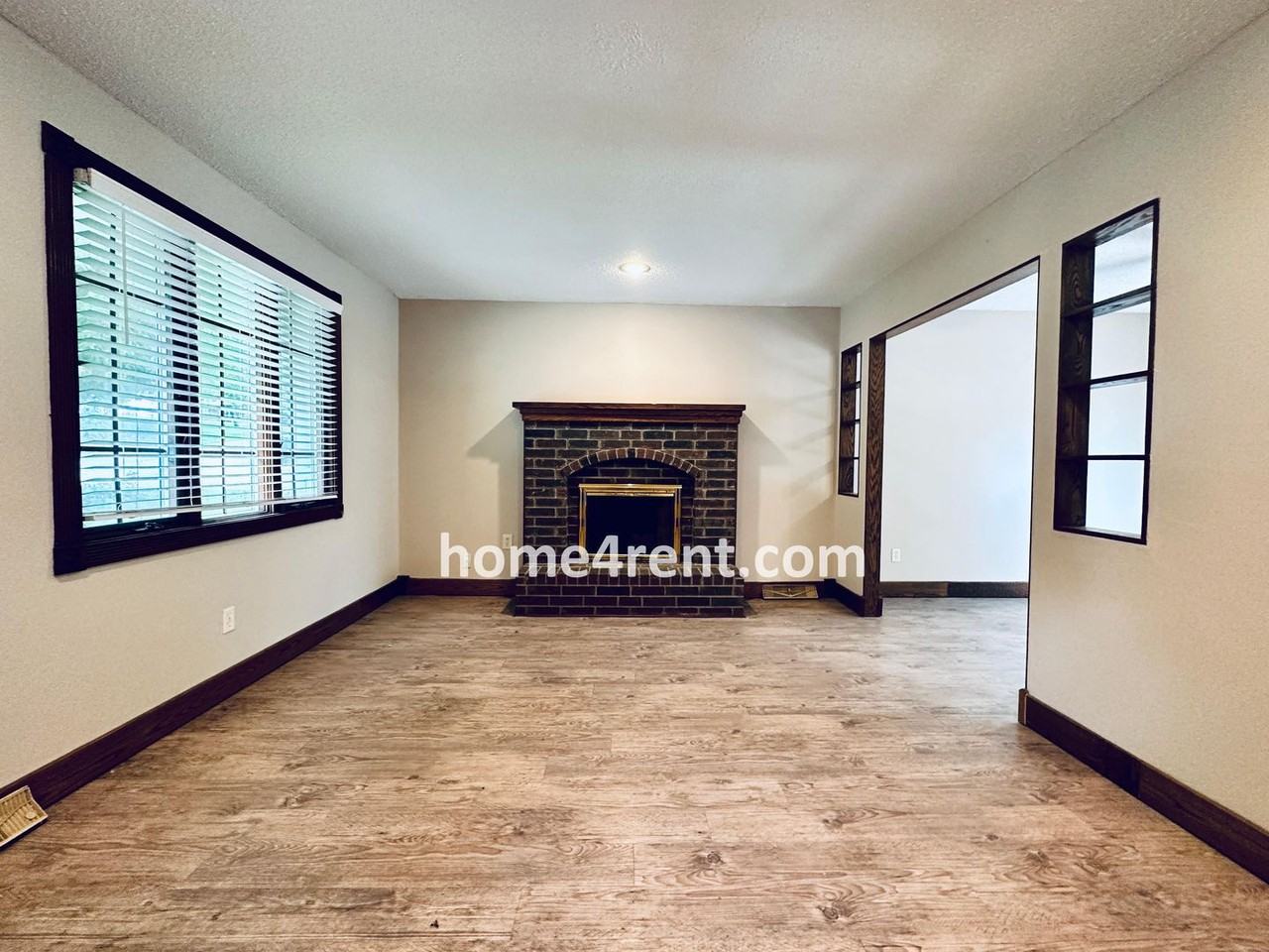 17005 Northwest 76th Street - Photo 4 of 35