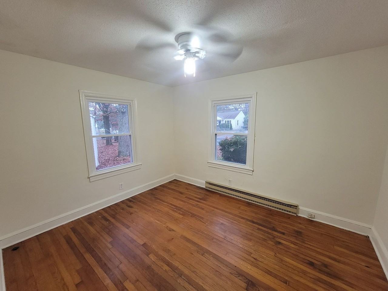 1605 Textile Dr - Photo 3 of 7