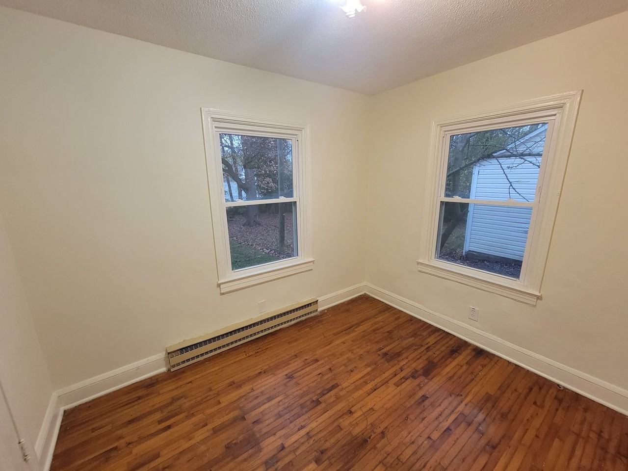 1605 Textile Dr - Photo 4 of 7
