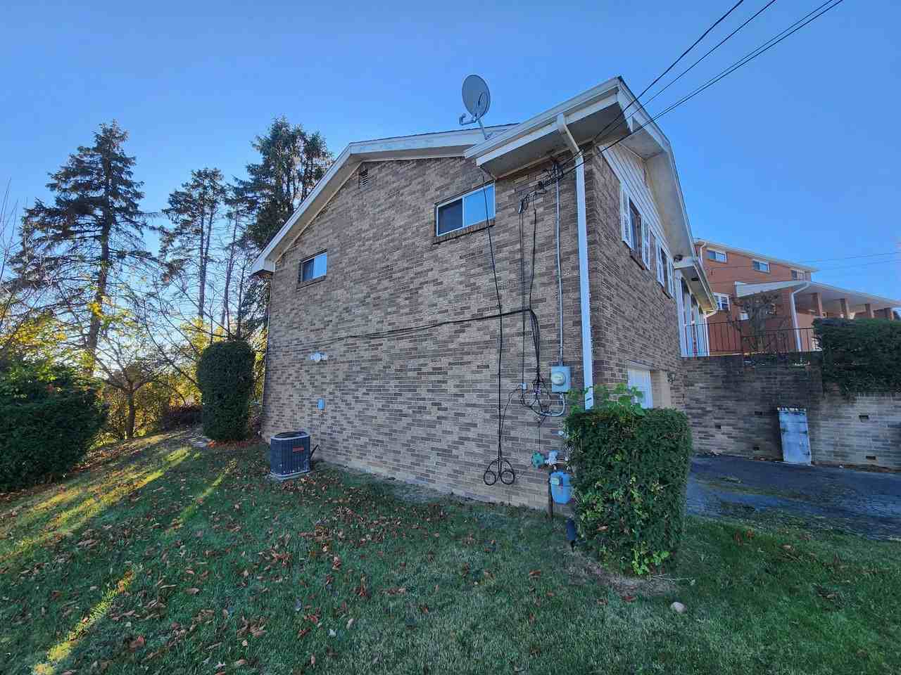 103 Rodger Pl - Photo 3 of 42