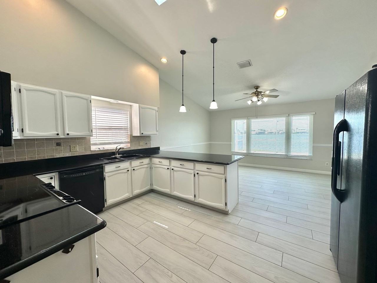 814 Sw Santa Barbara Pl - Photo 7 of 22