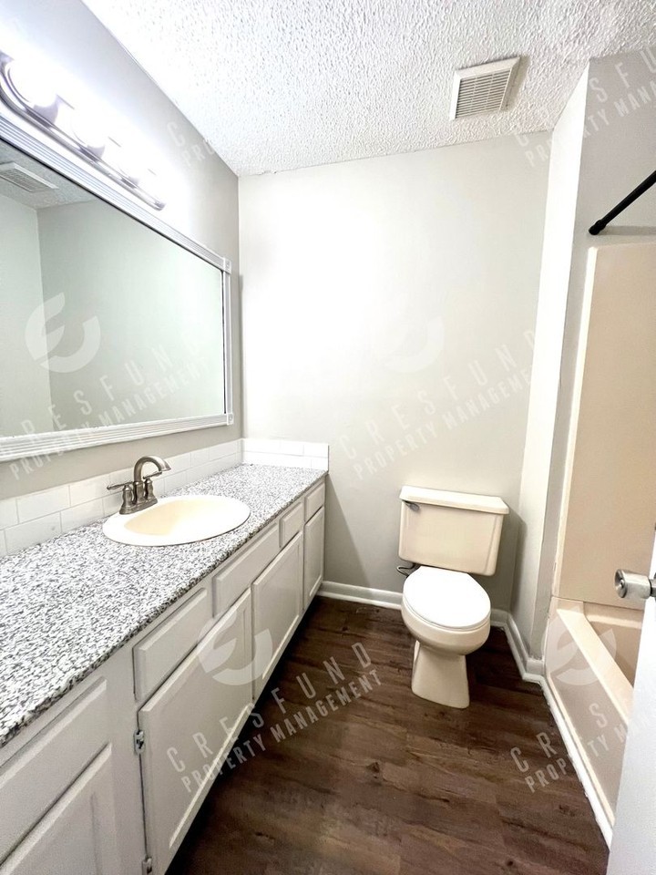 2053 Lothbury Dr - Photo 7 of 13