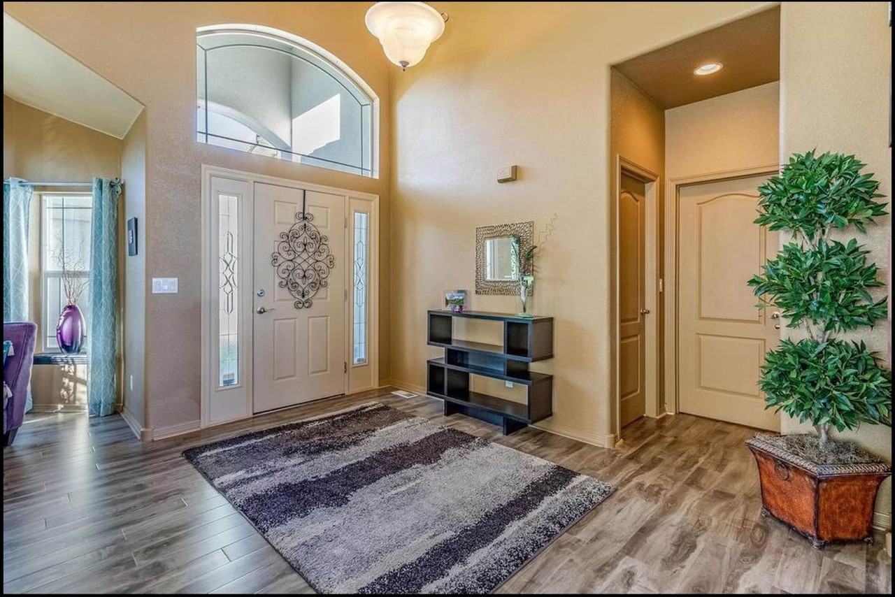 1539 Peninsula Cir - Photo 2 of 19