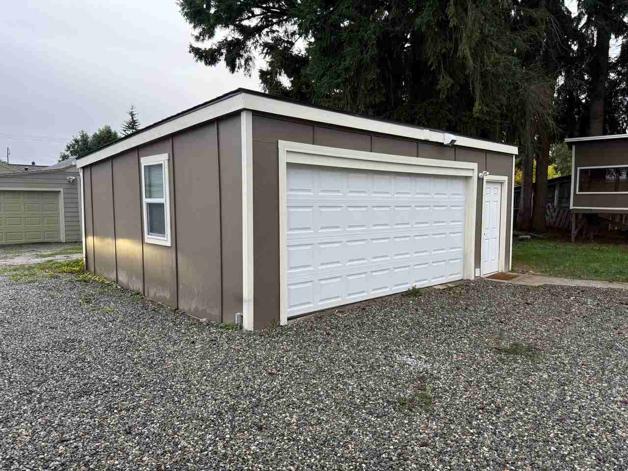 625 Nelson St - Photo 2 of 8