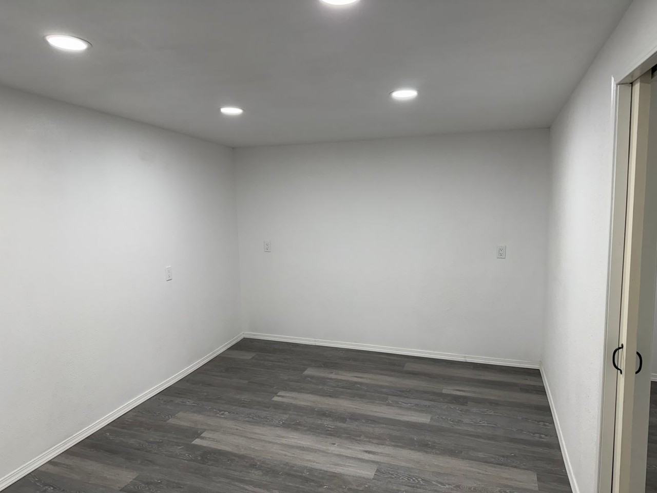 625 Nelson St - Photo 7 of 8