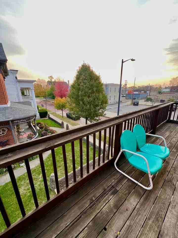 Vanilla Bean - Photo 2 of 18