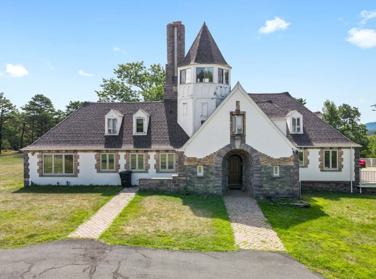 133 Montanesca Rd - Photo 3 of 50