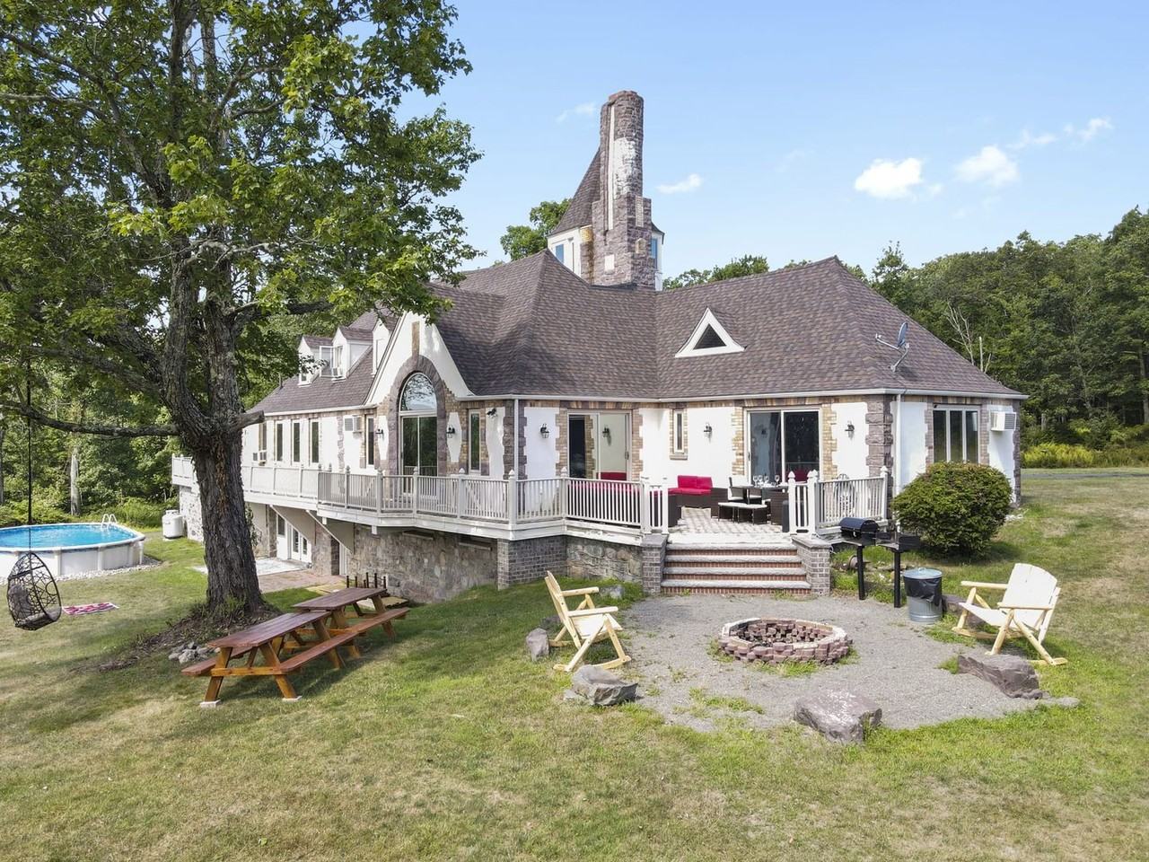 133 Montanesca Rd - Photo 5 of 50