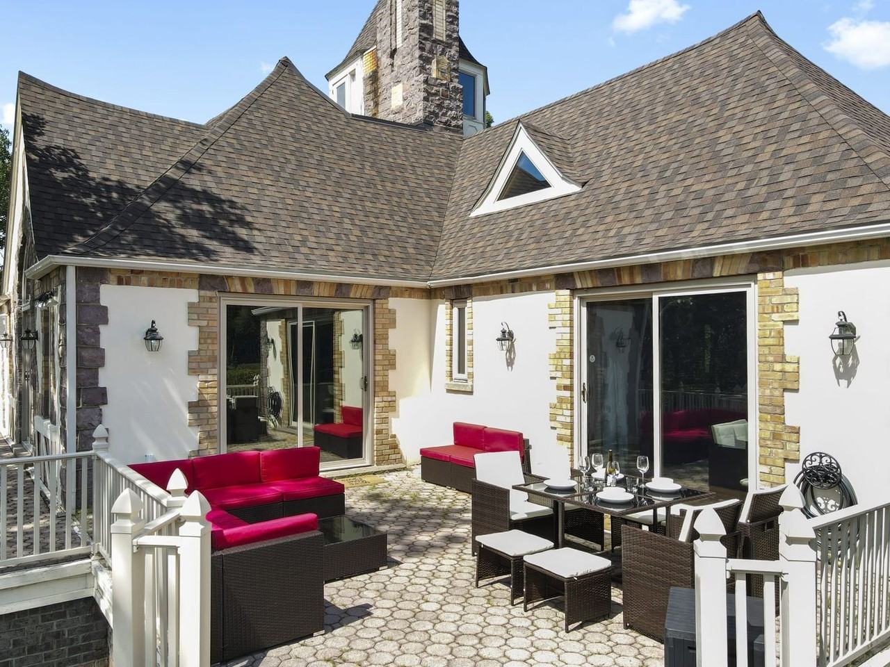 133 Montanesca Rd - Photo 6 of 50